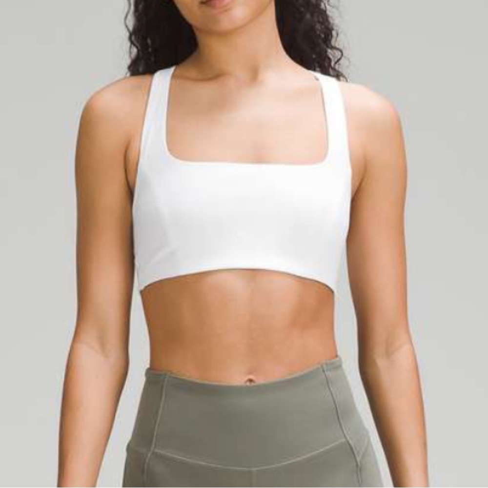 (8) Lululemon SmoothCover Yoga Bra Light Support B/C Cup